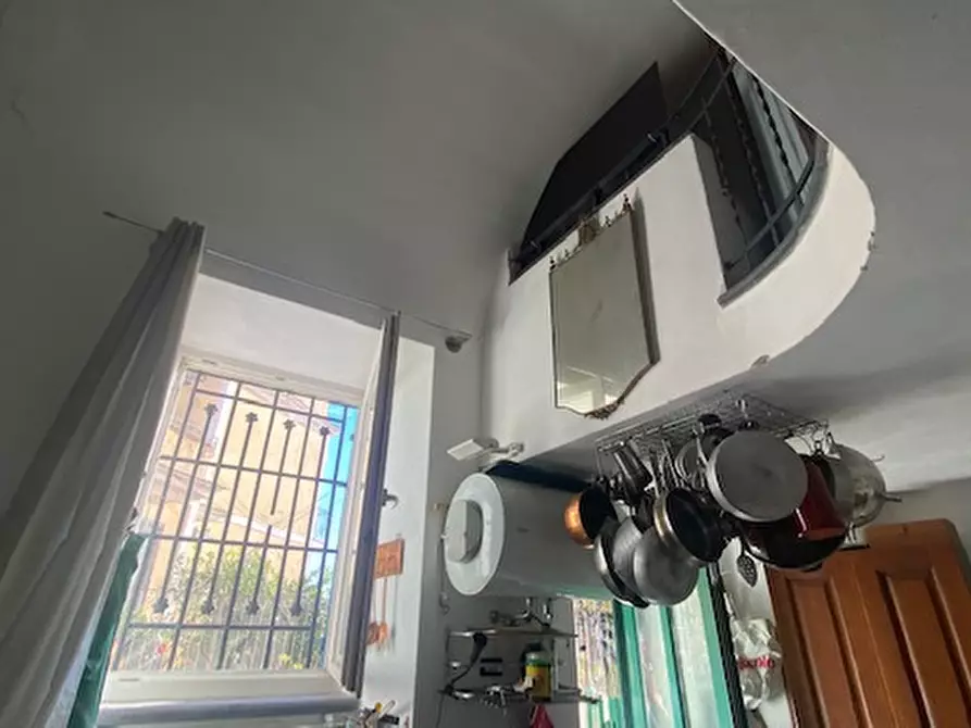 Immagine 2 di Appartamento in vendita  in via del faro 20 a Procida