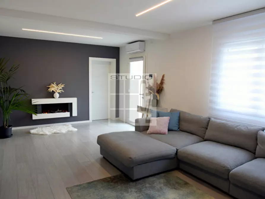 Immagine 1 di Casa indipendente in vendita  in via Centoni a Camposampiero