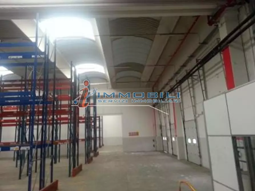 Immagine 5 di Laboratorio in affitto  in VIA GRANDI A. a Settala