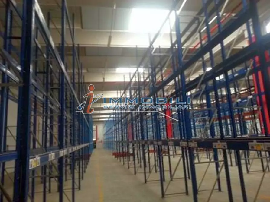 Immagine 6 di Laboratorio in affitto  in VIA GRANDI A. a Settala