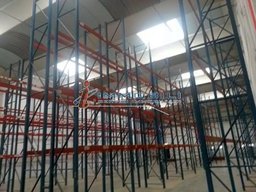 Immagine 11 di Laboratorio in affitto  in VIA GRANDI A. a Settala