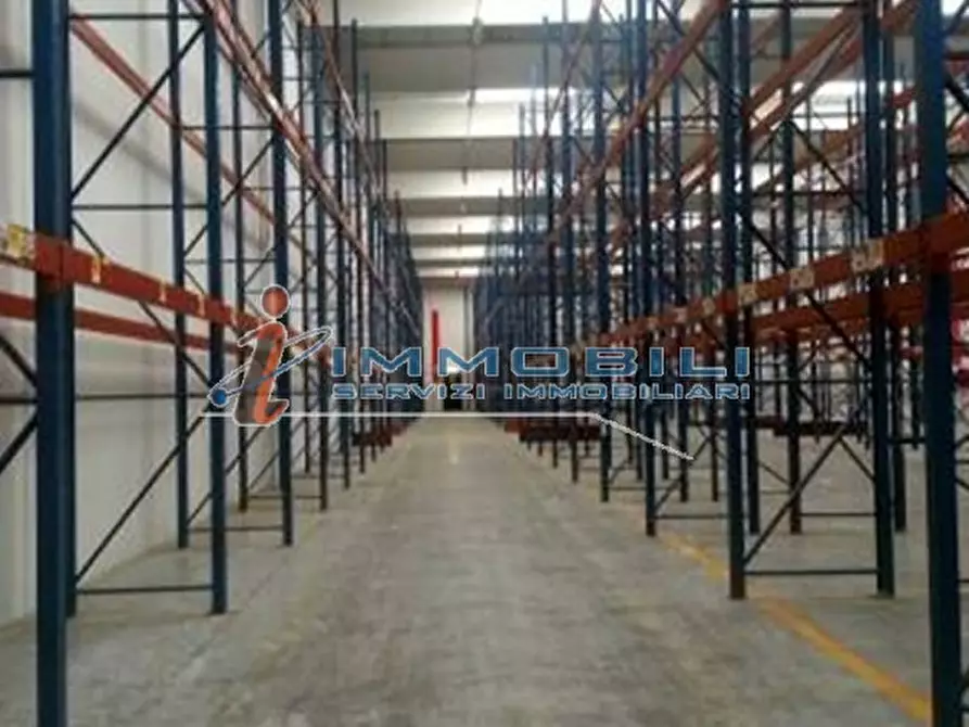 Immagine 14 di Laboratorio in affitto  in VIA GRANDI A. a Settala