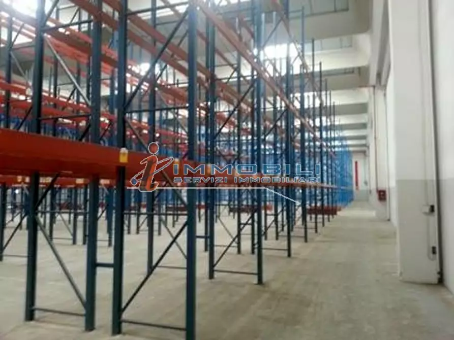 Immagine 16 di Laboratorio in affitto  in VIA GRANDI A. a Settala