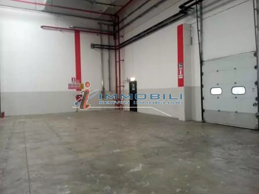 Immagine 18 di Laboratorio in affitto  in VIA GRANDI A. a Settala