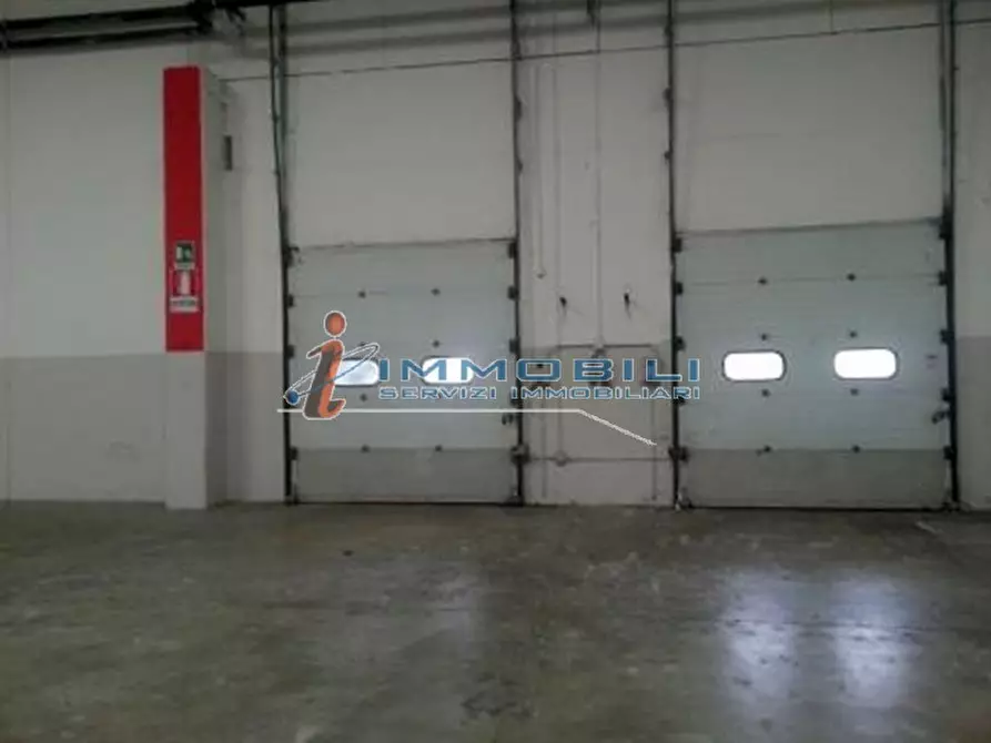 Immagine 19 di Laboratorio in affitto  in VIA GRANDI A. a Settala