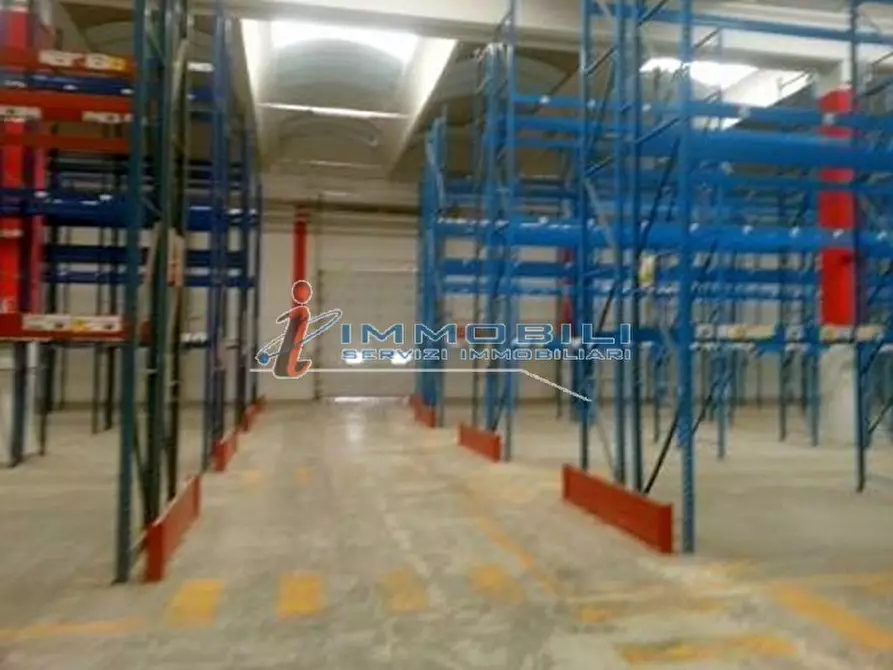 Immagine 22 di Laboratorio in affitto  in VIA GRANDI A. a Settala