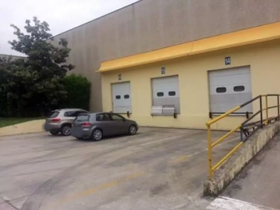 Immagine 3 di Magazzino in affitto  in VIA GRANDI A. a Settala