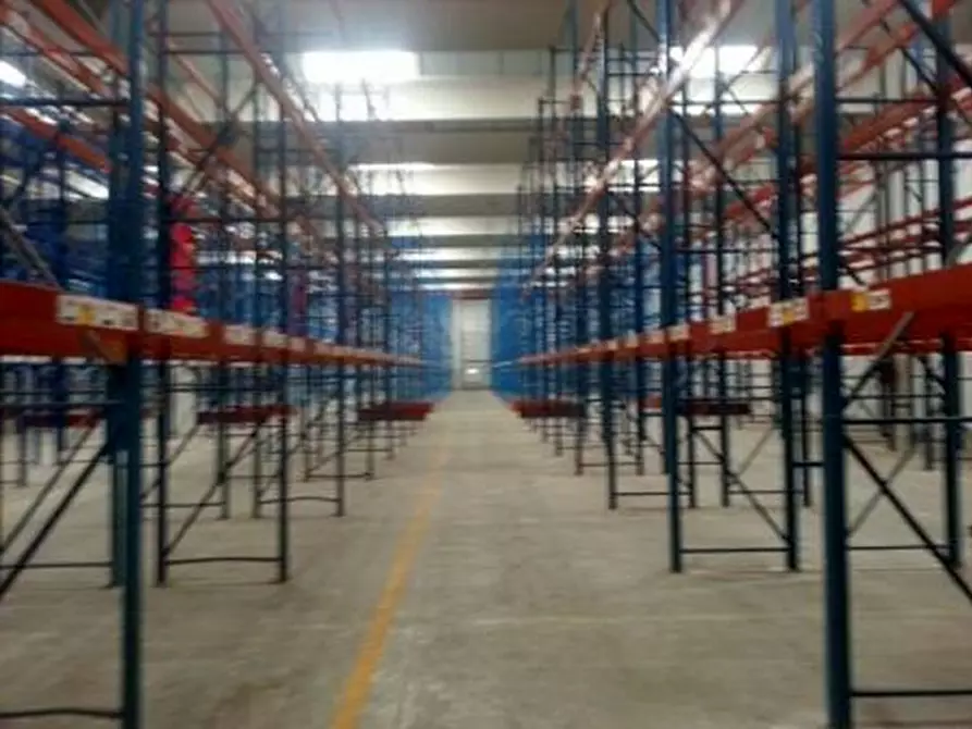 Immagine 10 di Magazzino in affitto  in VIA GRANDI A. a Settala