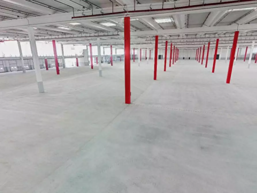 Immagine 3 di Capannone industriale in affitto  a Piacenza