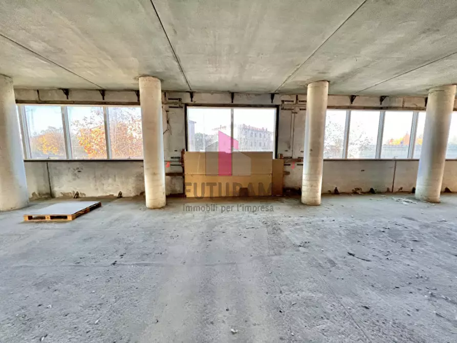 Immagine 3 di Ufficio in vendita  a Vicenza