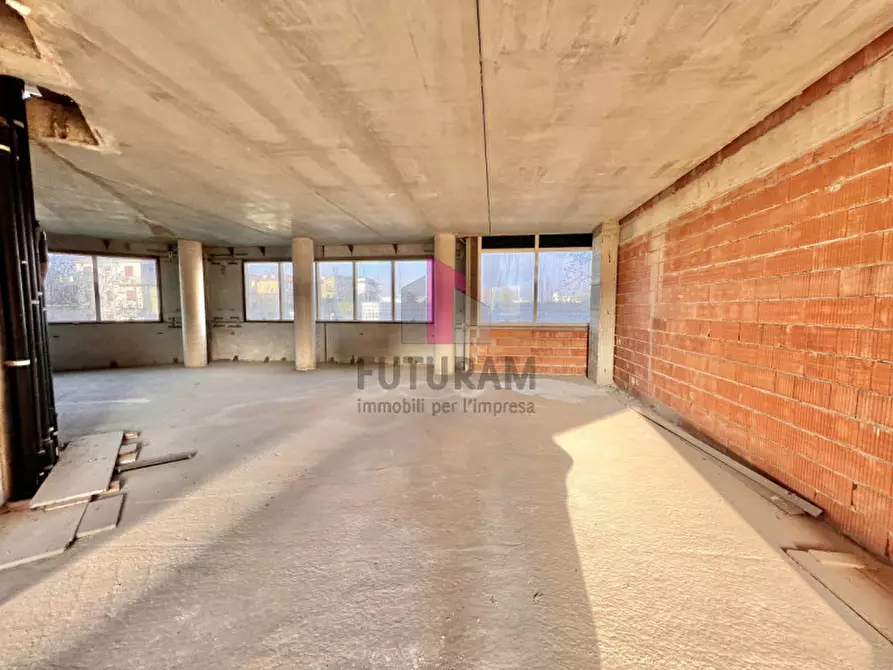 Immagine 12 di Ufficio in vendita  a Vicenza