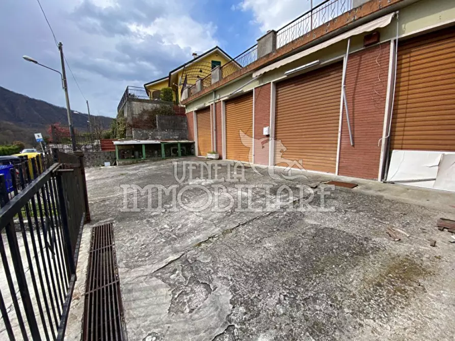 Immagine 1 di Capannone industriale in vendita  in Via Milite Ignoto a Montoggio