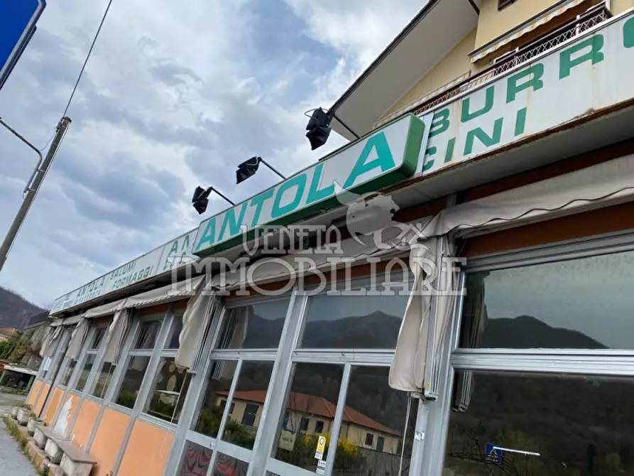 Immagine 3 di Capannone industriale in vendita  in Via Milite Ignoto a Montoggio