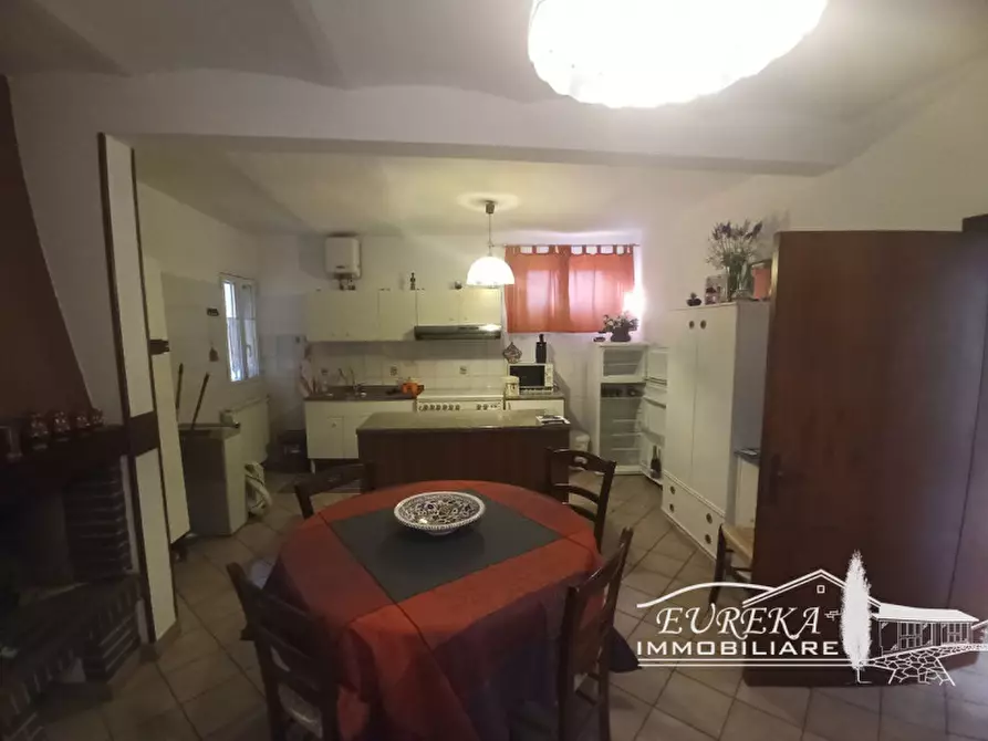 Immagine 5 di Appartamento in vendita  in via Roma a Castiglione Del Lago