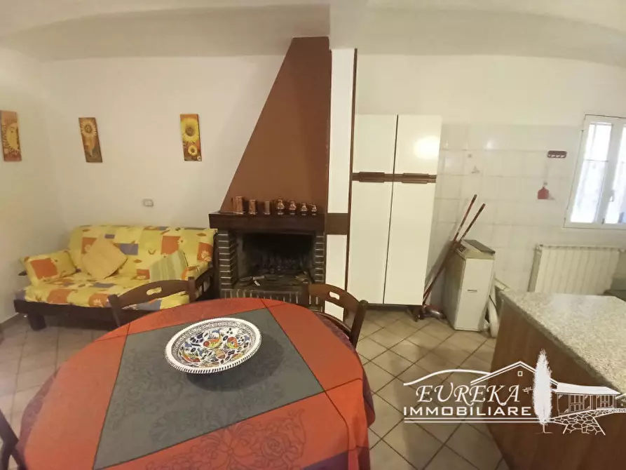 Immagine 7 di Appartamento in vendita  in via Roma a Castiglione Del Lago