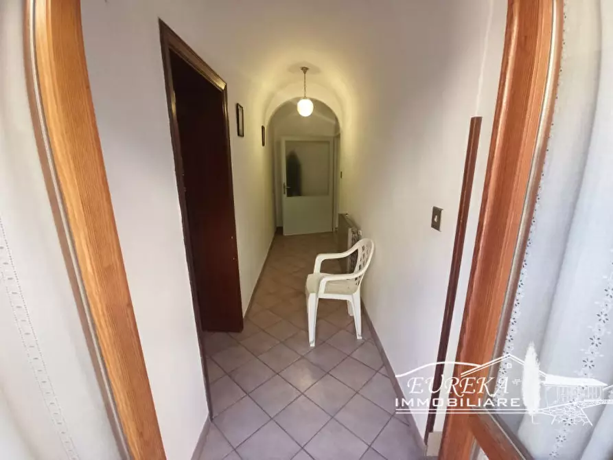 Immagine 13 di Appartamento in vendita  in via Roma a Castiglione Del Lago