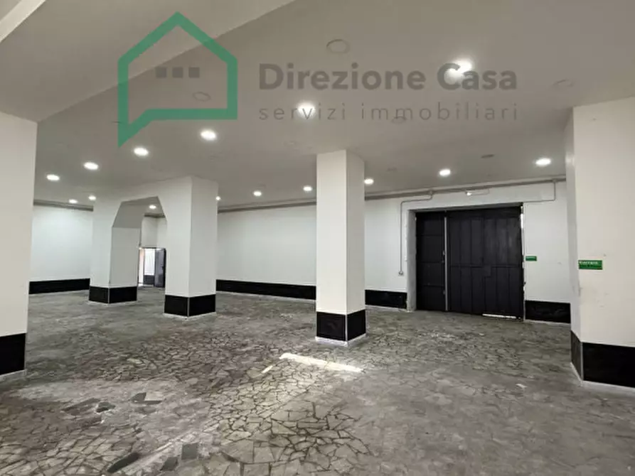 Immagine 9 di Capannone industriale in affitto  in VIA PINTO, 58 a Napoli