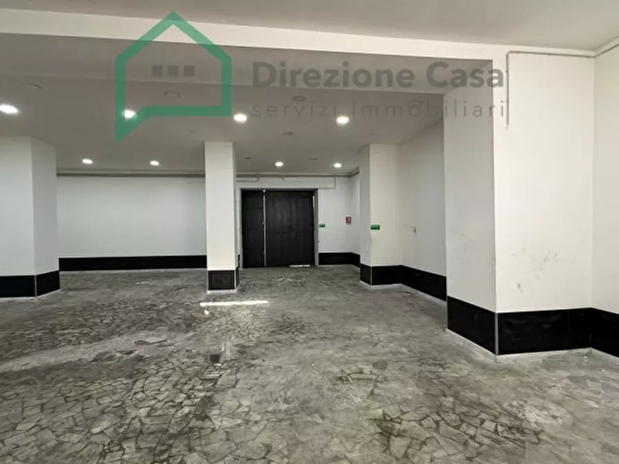 Immagine 11 di Capannone industriale in affitto  in VIA PINTO, 58 a Napoli