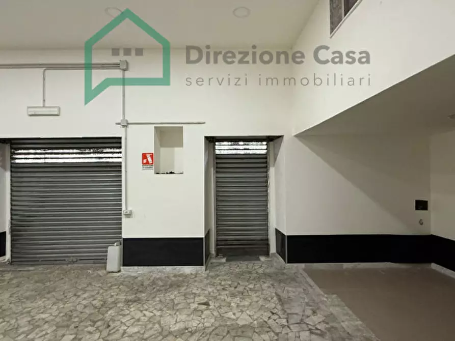 Immagine 12 di Capannone industriale in affitto  in VIA PINTO, 58 a Napoli