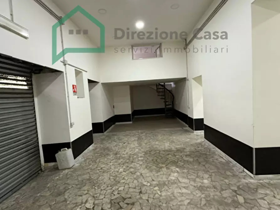 Immagine 13 di Capannone industriale in affitto  in VIA PINTO, 58 a Napoli