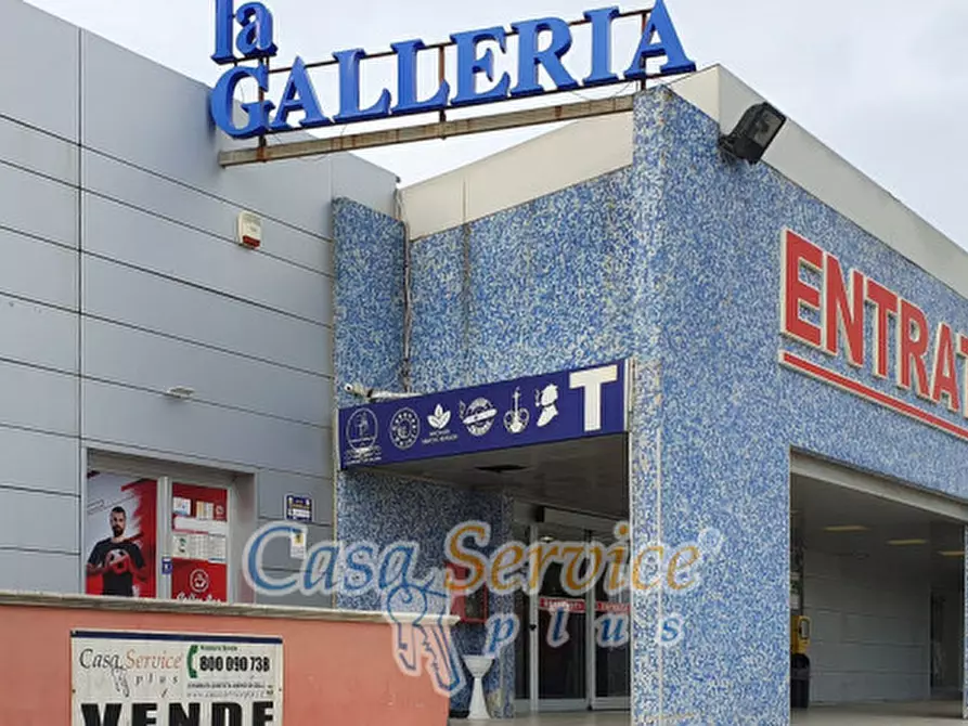 Immagine 1 di Negozio in vendita  in Strada provinciale Casarano alla Parabita Collepasso a Matino