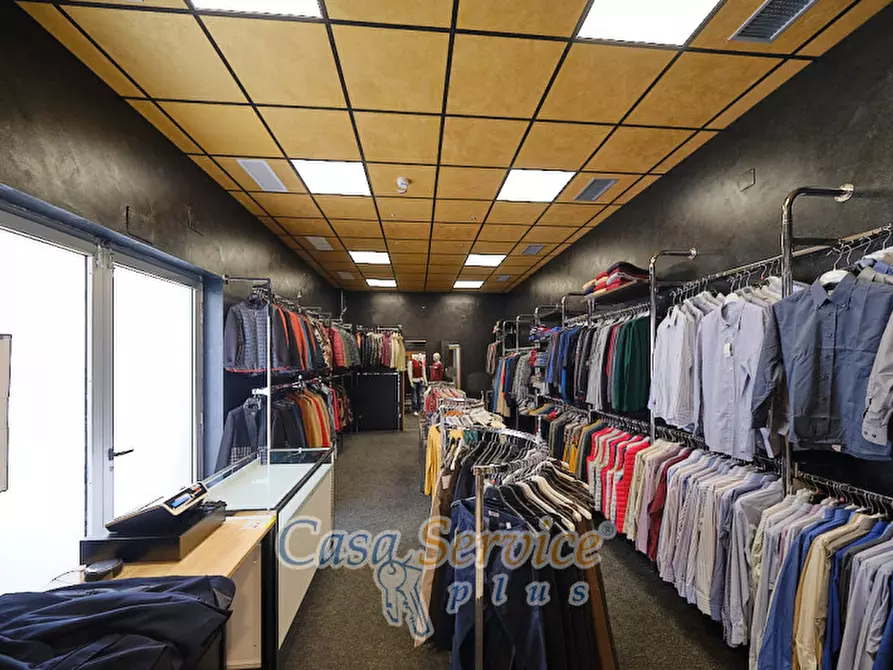 Immagine 8 di Negozio in vendita  in Strada provinciale Casarano alla Parabita Collepasso a Matino