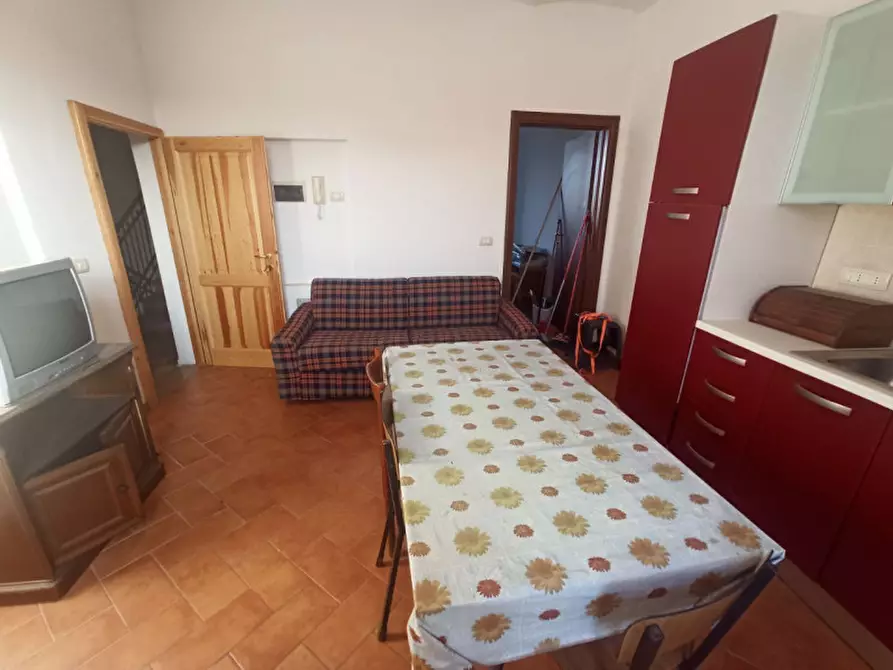 Immagine 4 di Appartamento in vendita  in Via Roma a Castiglione Del Lago