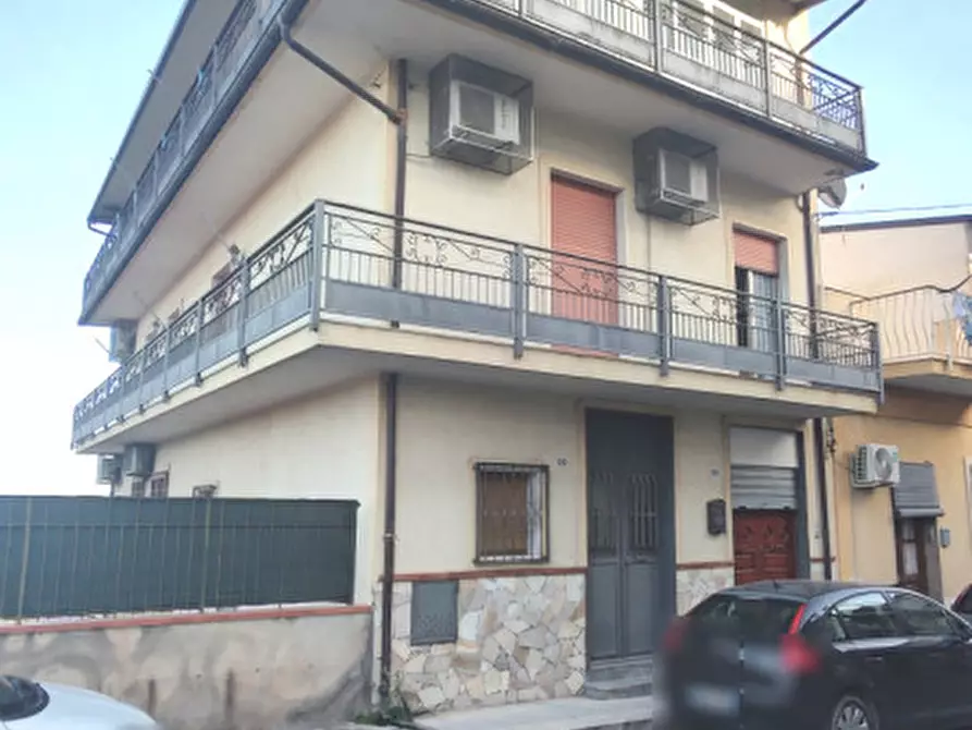 Immagine 1 di Casa bifamiliare in vendita  in via Vincenzo Bellini n.114 a Palagonia