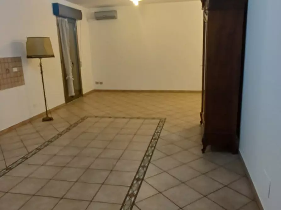 Immagine 9 di Casa bifamiliare in vendita  in via Vincenzo Bellini n.114 a Palagonia