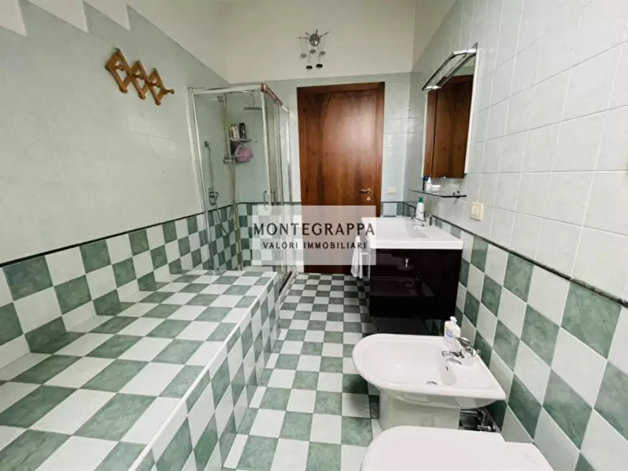 Immagine 11 di Attico in vendita  in via Piave a Castelfranco Veneto