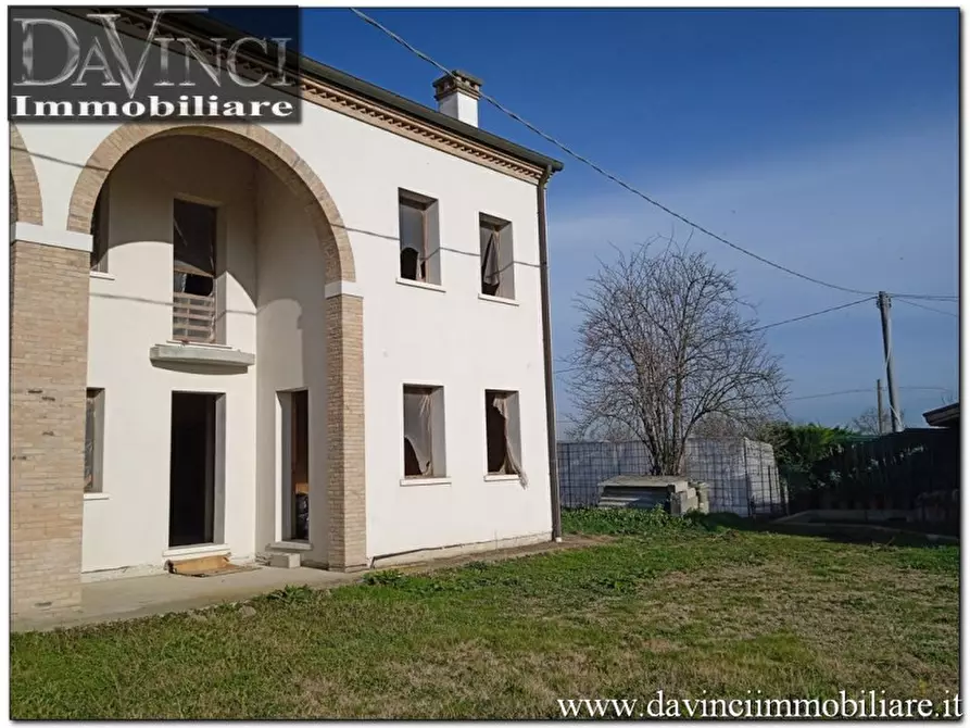 Immagine 1 di Villa in vendita  in Vigonovo, Via Da Vinci 5 a Vigonovo