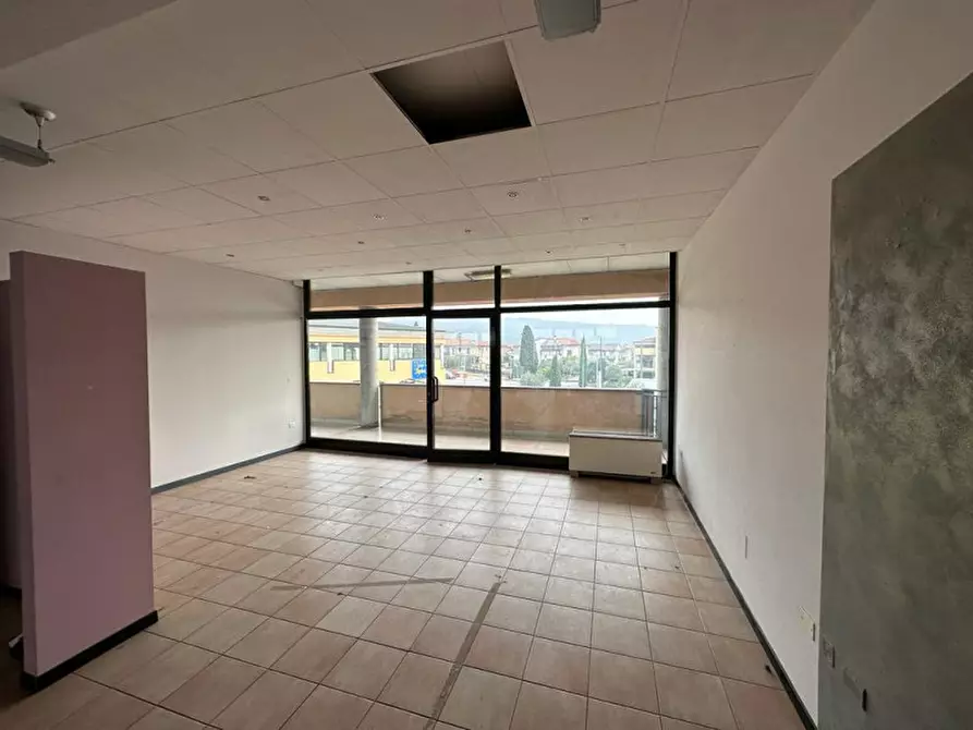 Immagine 1 di Ufficio in vendita  in Via Alighieri a Illasi