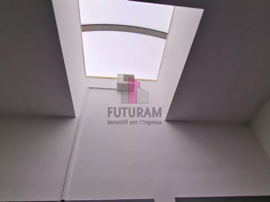 Immagine 14 di Ufficio in affitto  in Corso stati uniti a Padova