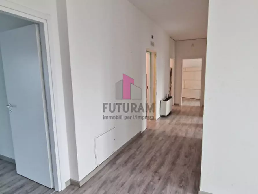 Immagine 17 di Ufficio in affitto  in Corso stati uniti a Padova