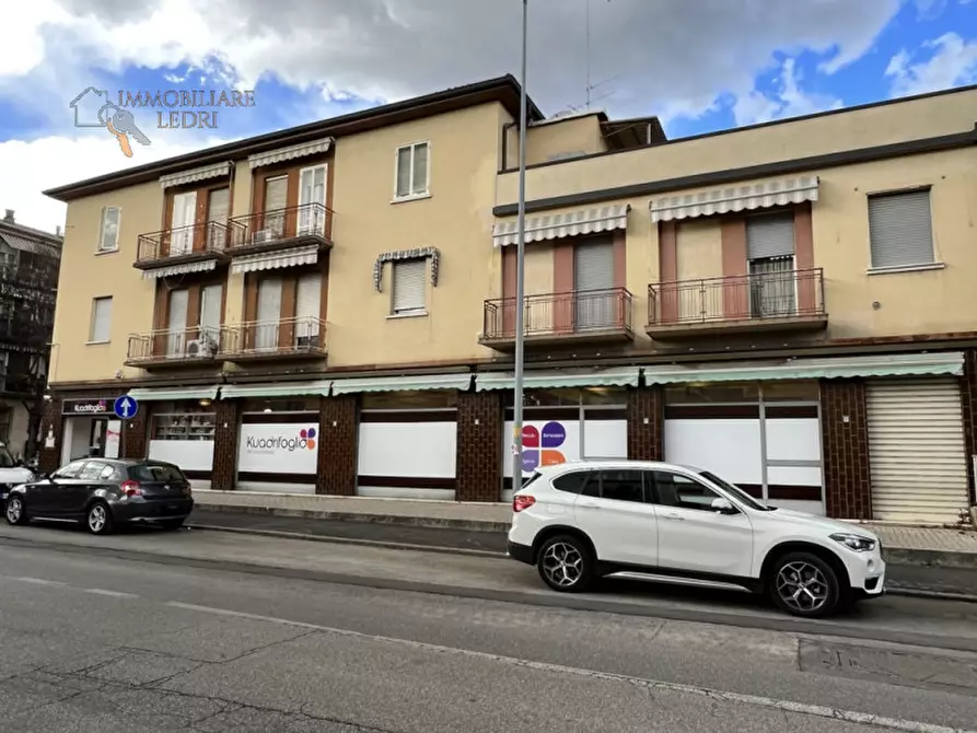 Immagine 4 di Negozio in vendita  in VIA MURARI BRA a Verona