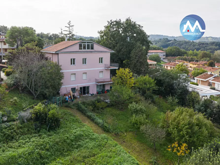 Immagine 1 di Casa bifamiliare in vendita  in via paciotti a Pesaro