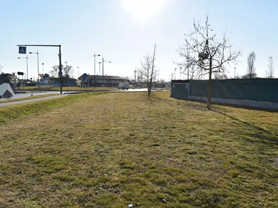 Immagine 6 di Terreno in vendita  in via montello a Resana