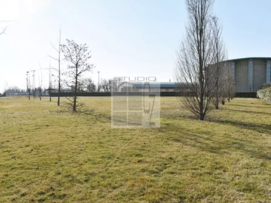 Immagine 10 di Terreno in vendita  in via montello a Resana