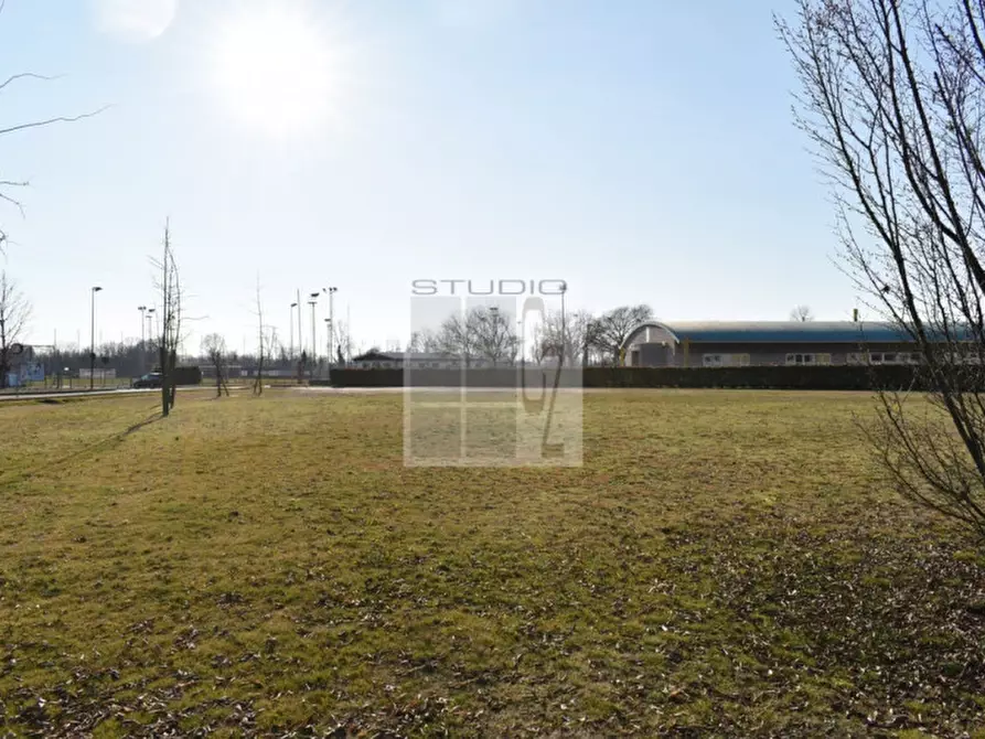 Immagine 13 di Terreno in vendita  in via montello a Resana