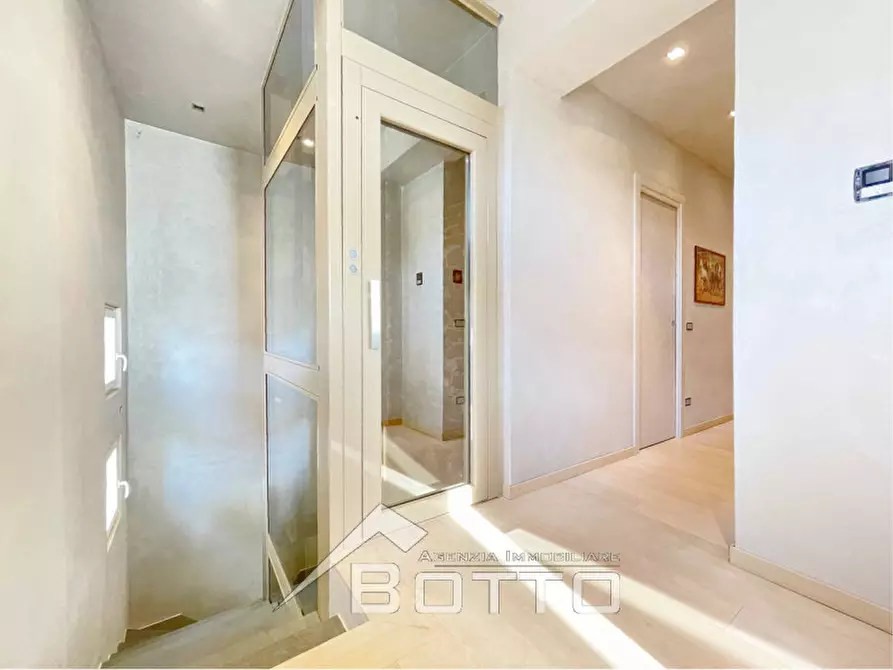 Immagine 25 di Villa in vendita  in via fontana del frate a Romagnano Sesia