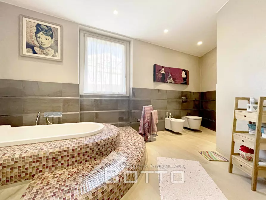 Immagine 27 di Villa in vendita  in via fontana del frate a Romagnano Sesia