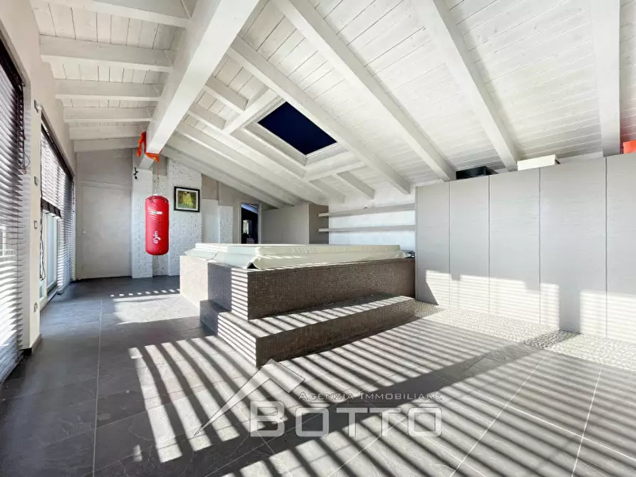 Immagine 35 di Villa in vendita  in via fontana del frate a Romagnano Sesia