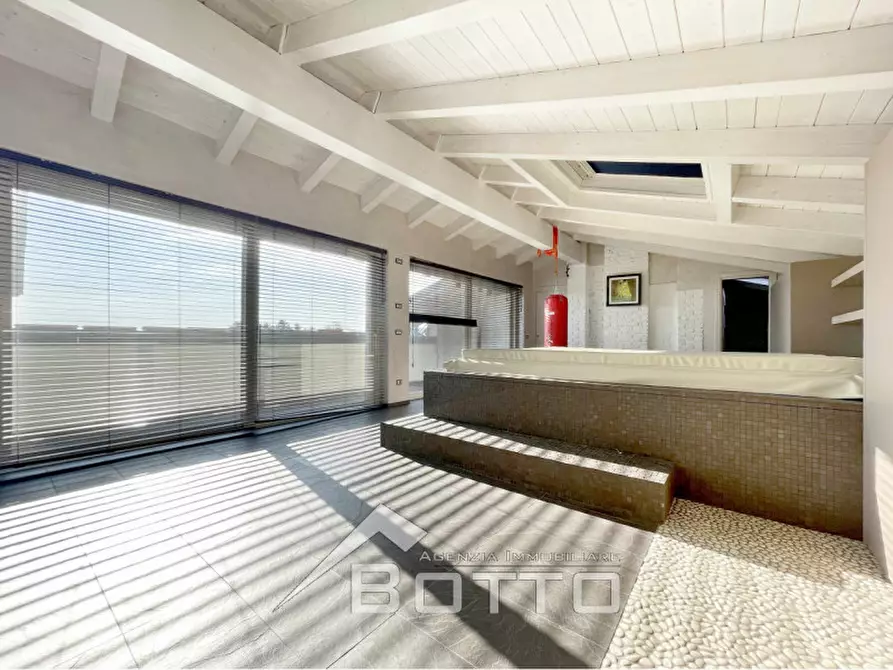 Immagine 36 di Villa in vendita  in via fontana del frate a Romagnano Sesia