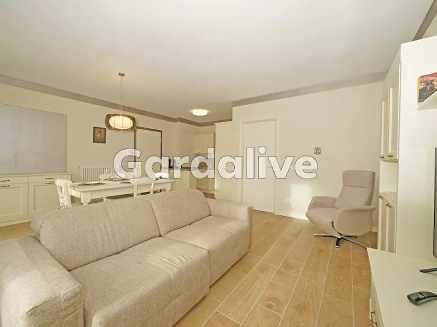 Immagine 5 di Appartamento in vendita  in Viale Ugo Foscolo, 134 a Toscolano-Maderno