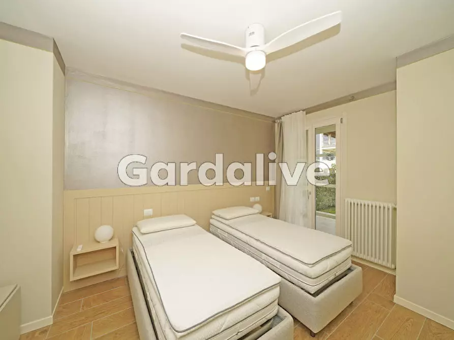 Immagine 9 di Appartamento in vendita  in Viale Ugo Foscolo, 134 a Toscolano-Maderno