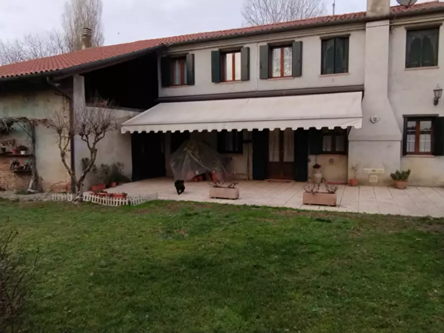 Immagine 1 di Rustico / casale in vendita  in Via Straelle a Camposampiero