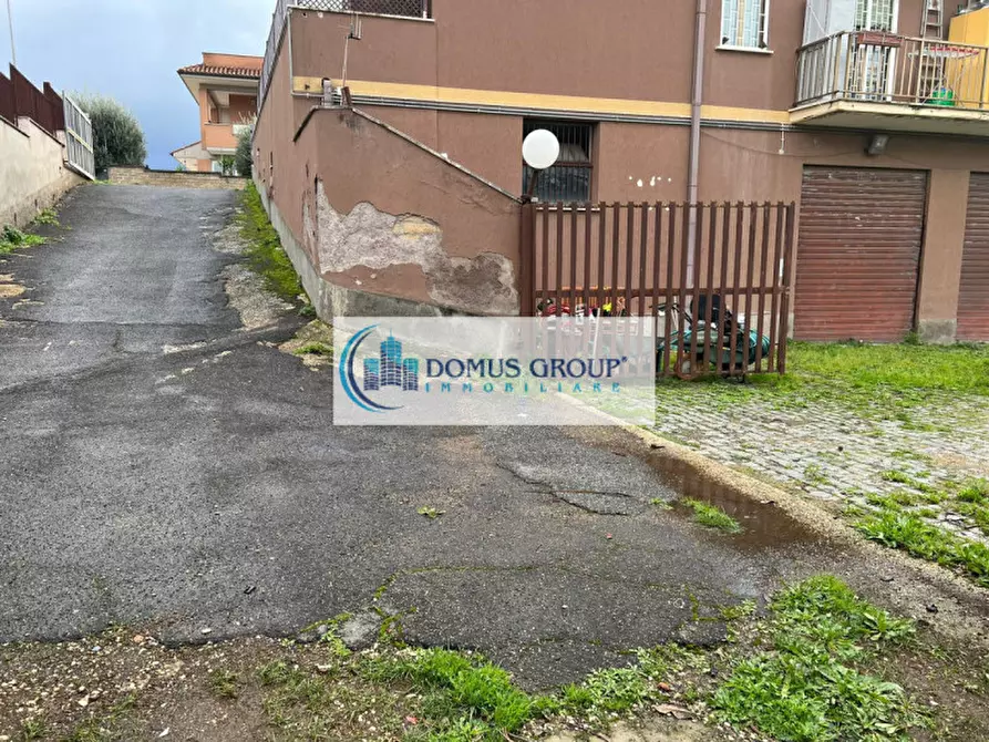 Immagine 4 di Negozio in vendita  in Via Alessandro Santini a Roma