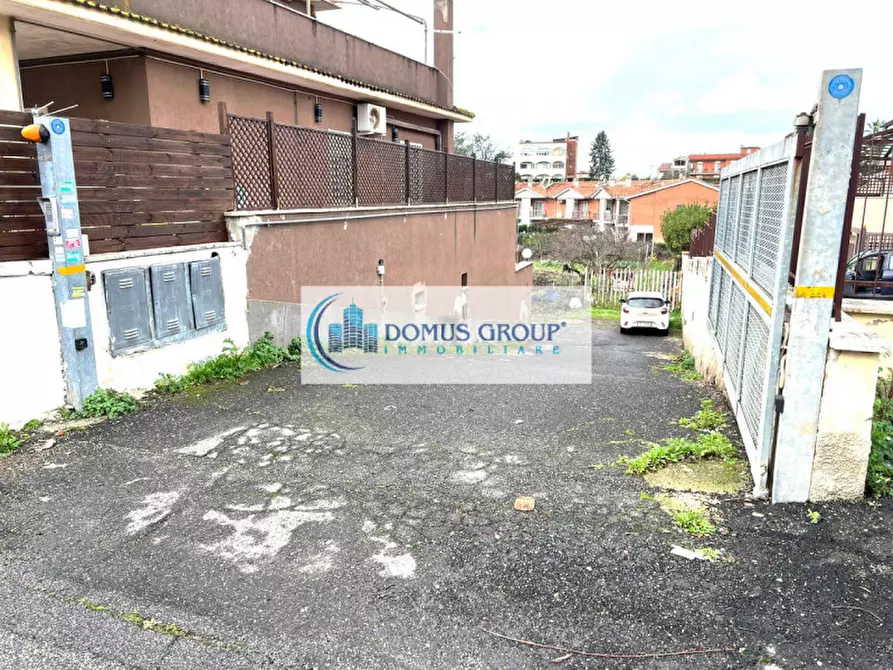 Immagine 9 di Negozio in vendita  in Via Alessandro Santini a Roma