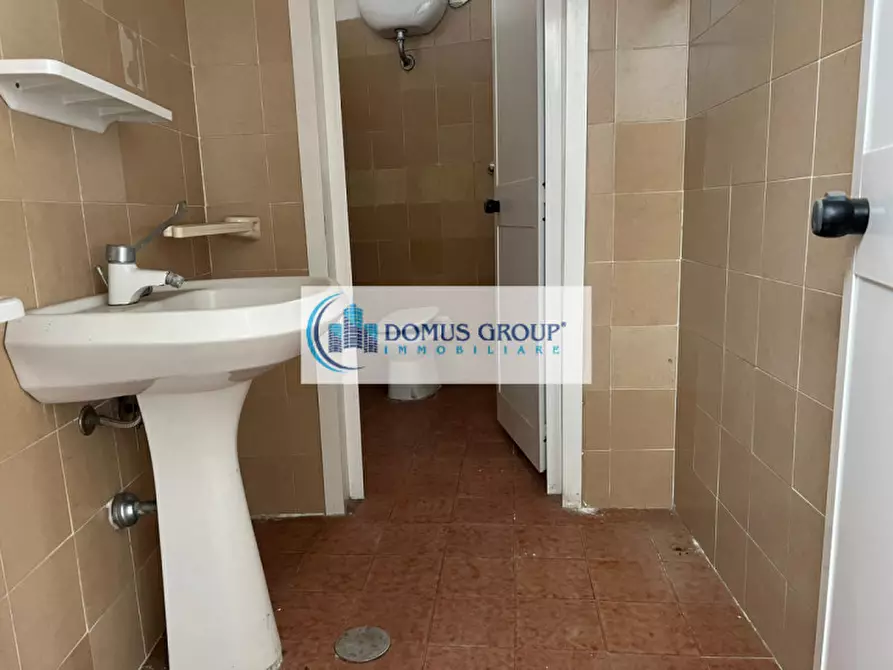 Immagine 32 di Negozio in vendita  in Via Alessandro Santini a Roma