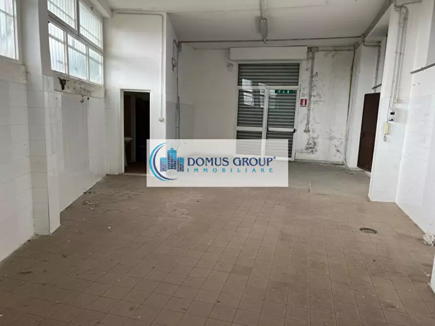 Immagine 33 di Negozio in vendita  in Via Alessandro Santini a Roma